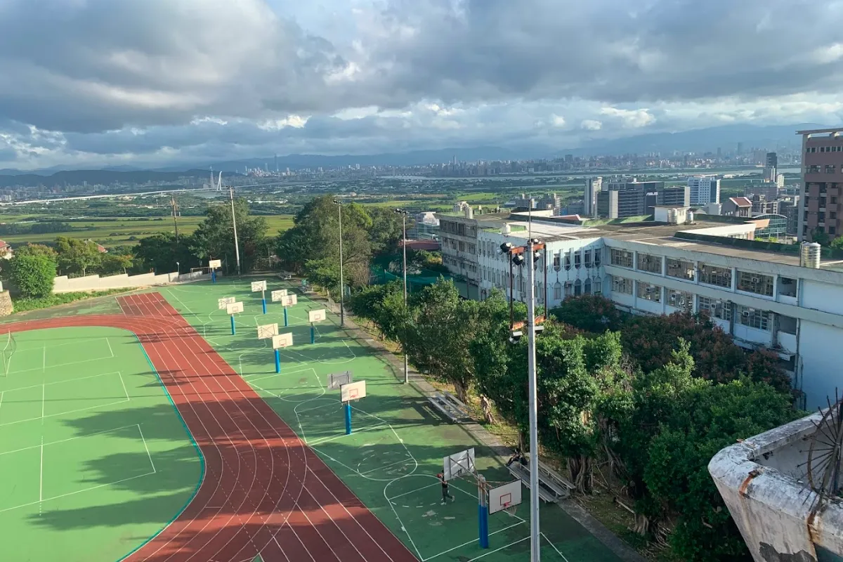 Đại học Khoa học và Công nghệ TP Đài Bắc tối ưu trang thiết bị và xây dựng khuôn viên trường khang trang.