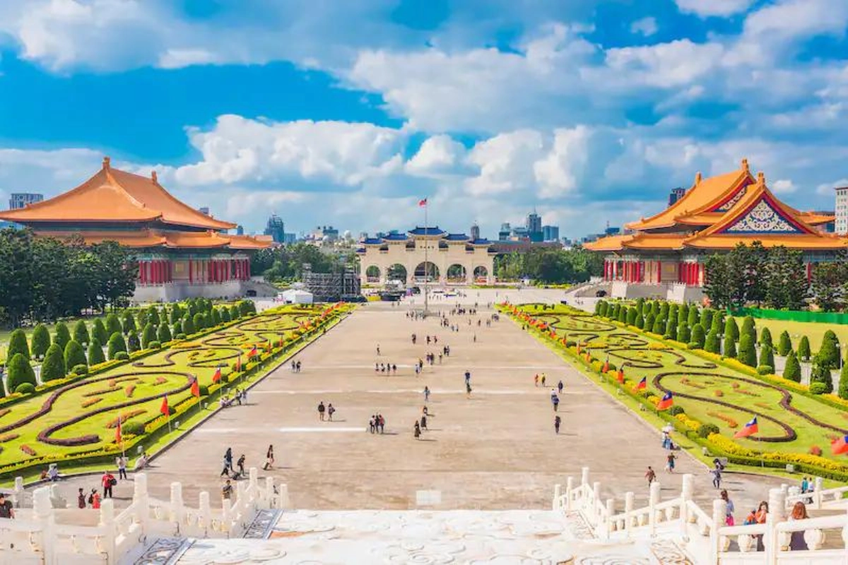 hệ 1+4