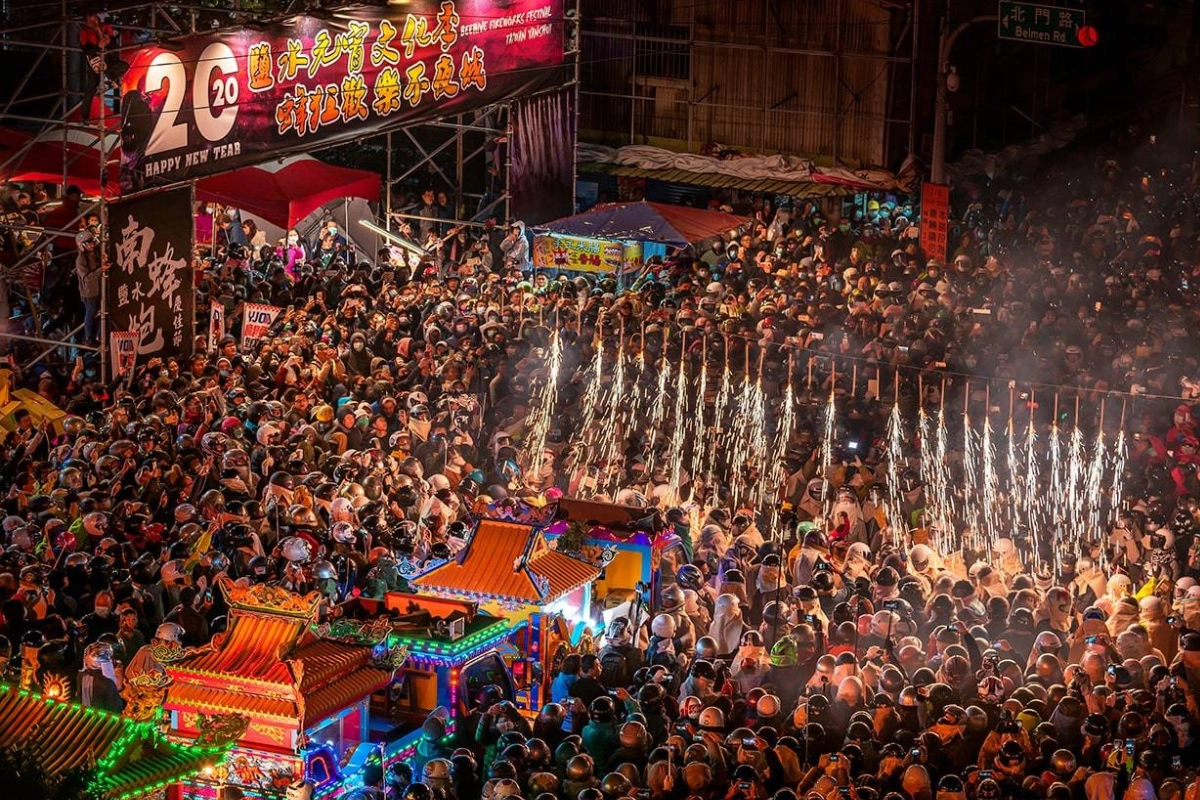 Lễ hội đốt pháo hoa Diêm Thủy là một sự kiện độc đáo và thú vị tại thành phố Đài Nam, Đài Loan