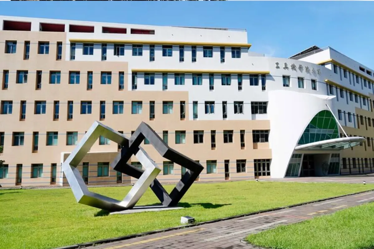 Giới thiệu Đại học KHCN Quốc Lập Cần Ích - Đài Trung