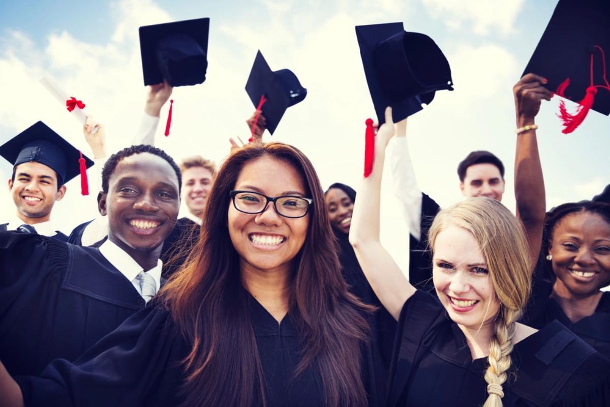 Ở mỗi cấp học, từ trung học phổ thông đến đại học, Đài Loan đều áp dụng các tiêu chí khác nhau về độ tuổi cho sinh viên quốc tế.