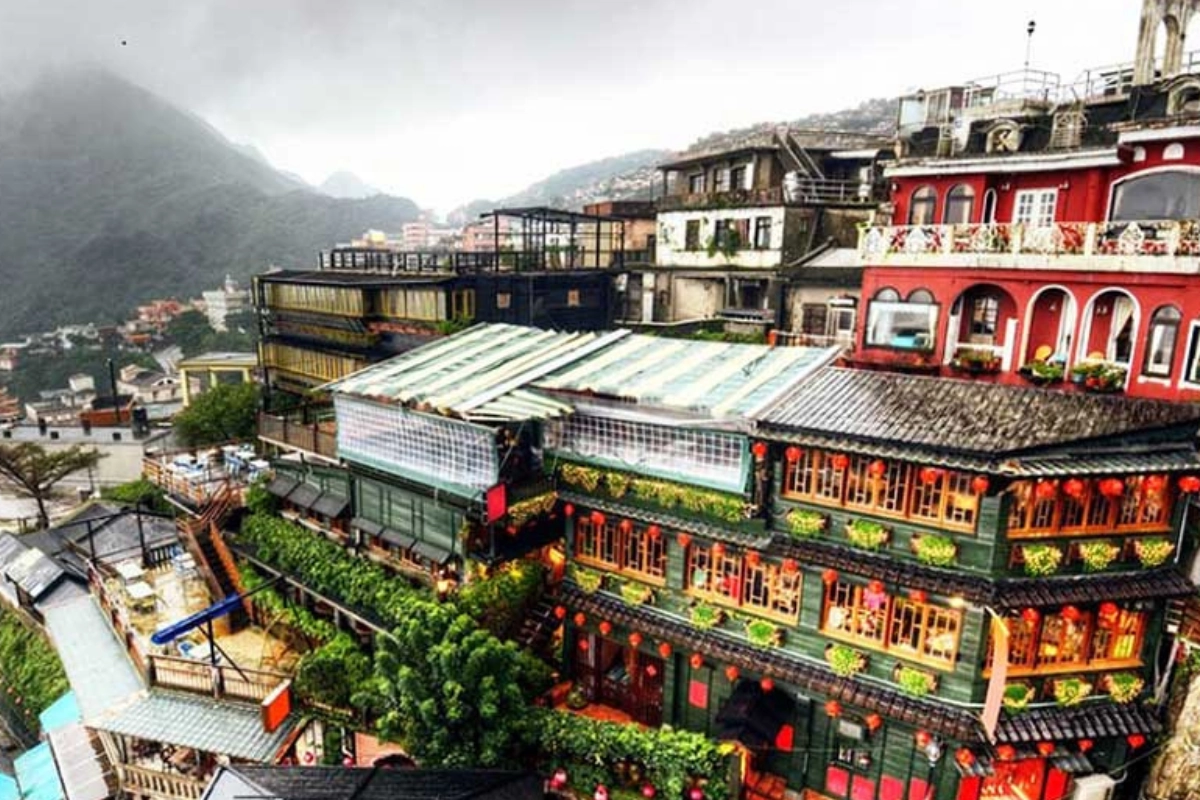 Làng cổ Jiufen là một điểm đến không thể bỏ qua đối với những người yêu thích vẻ đẹp lịch sử