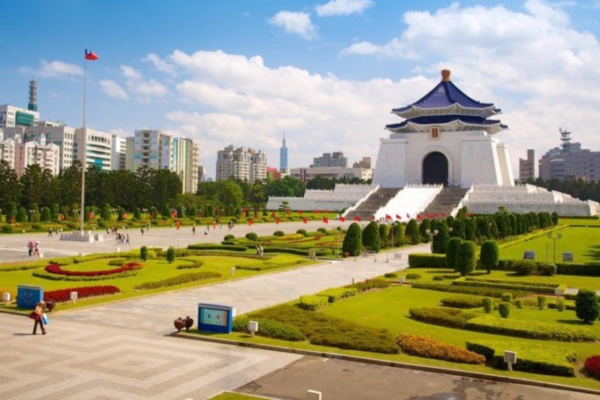 Đài tưởng niệm Tưởng Giới Thạch, một trong những điểm tham quan nổi tiếng và là biểu tượng lịch sử quan trọng tại Đài Loan