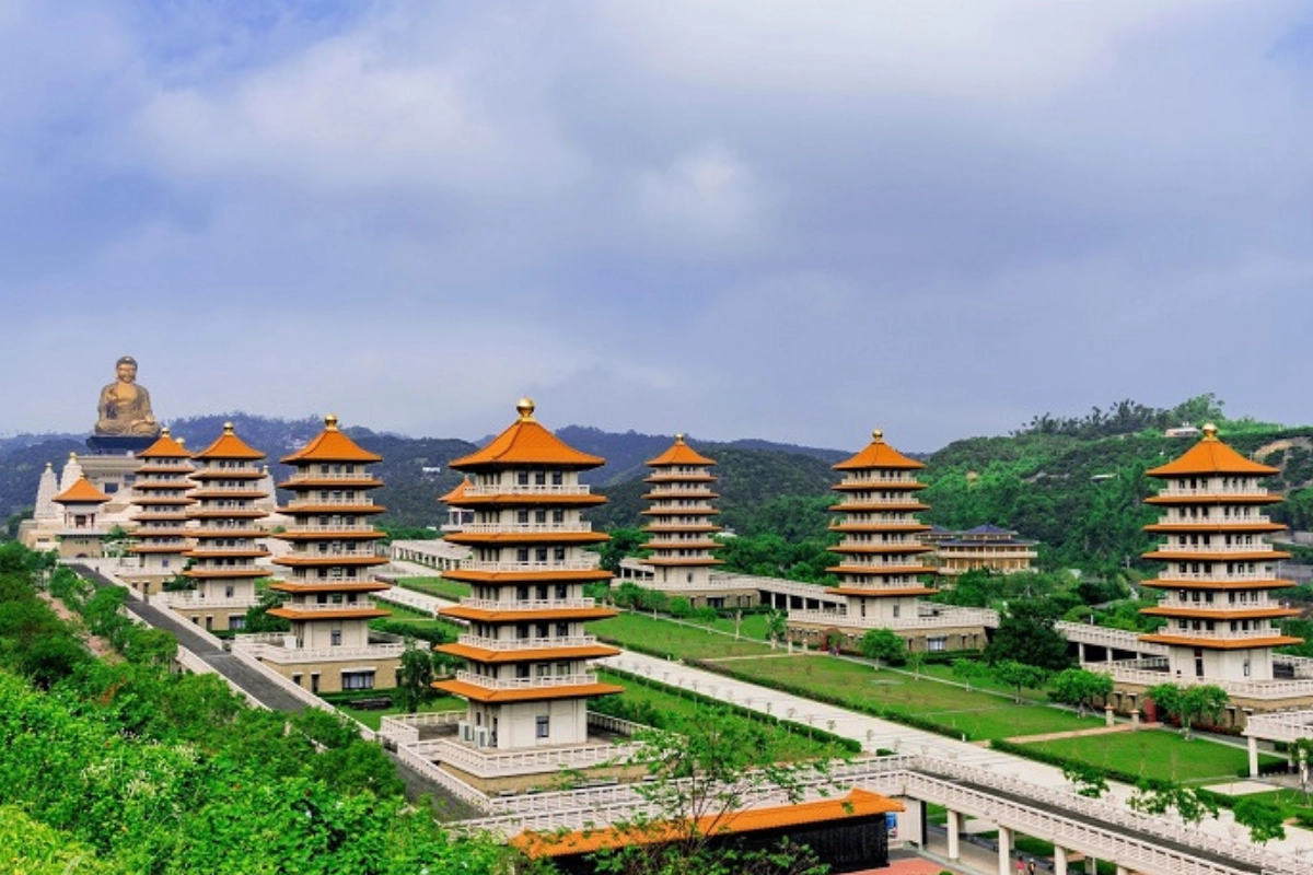 Phật Sơn Quang tự - điểm đến của sự tâm linh, huyền bí