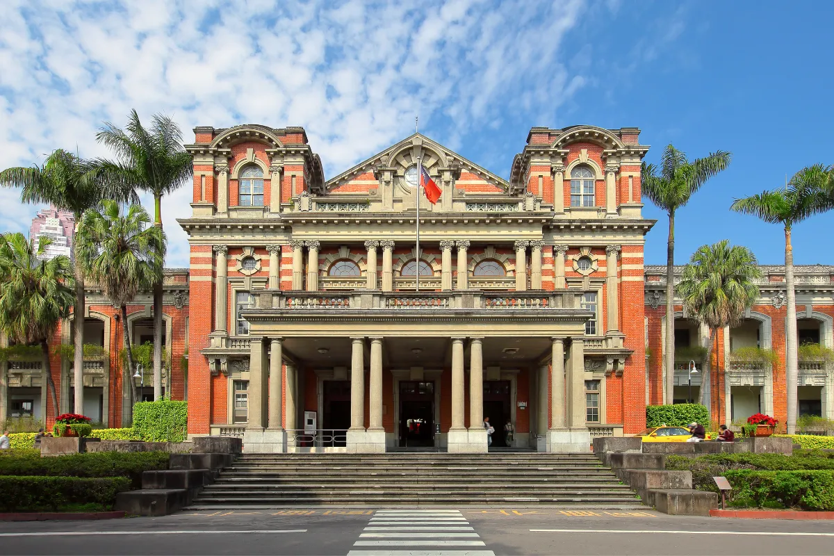 Chương trình du học hệ ngôn ngữ tại Đài Loan là một cơ hội hấp dẫn cho những sinh viên muốn nâng cao kỹ năng ngôn ngữ và chuẩn bị cho những khóa học chuyên sâu tiếp theo