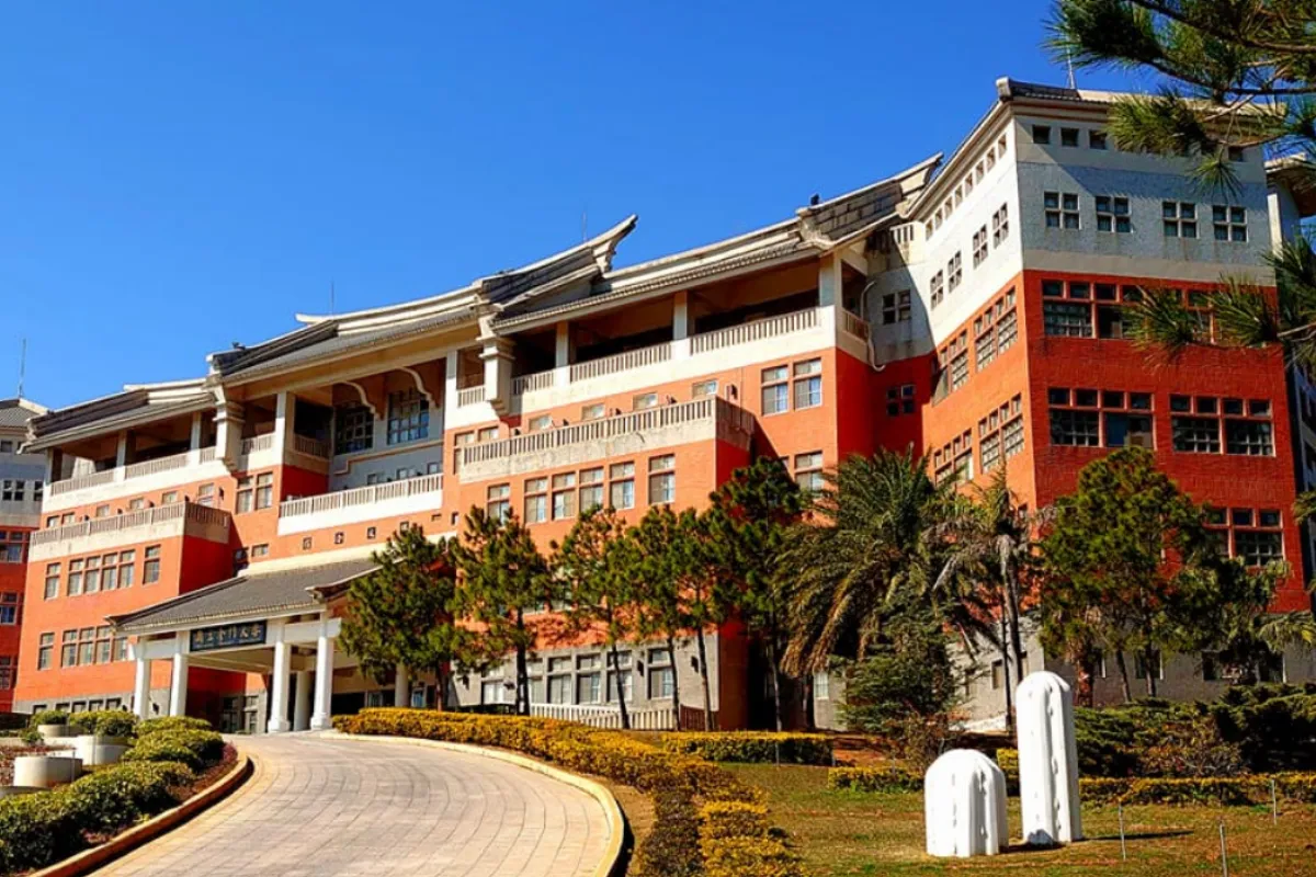 NQU có nguồn gốc từ Trường Đại học Khoa Học Ứng Dụng Quốc Lập Cao Hùng
