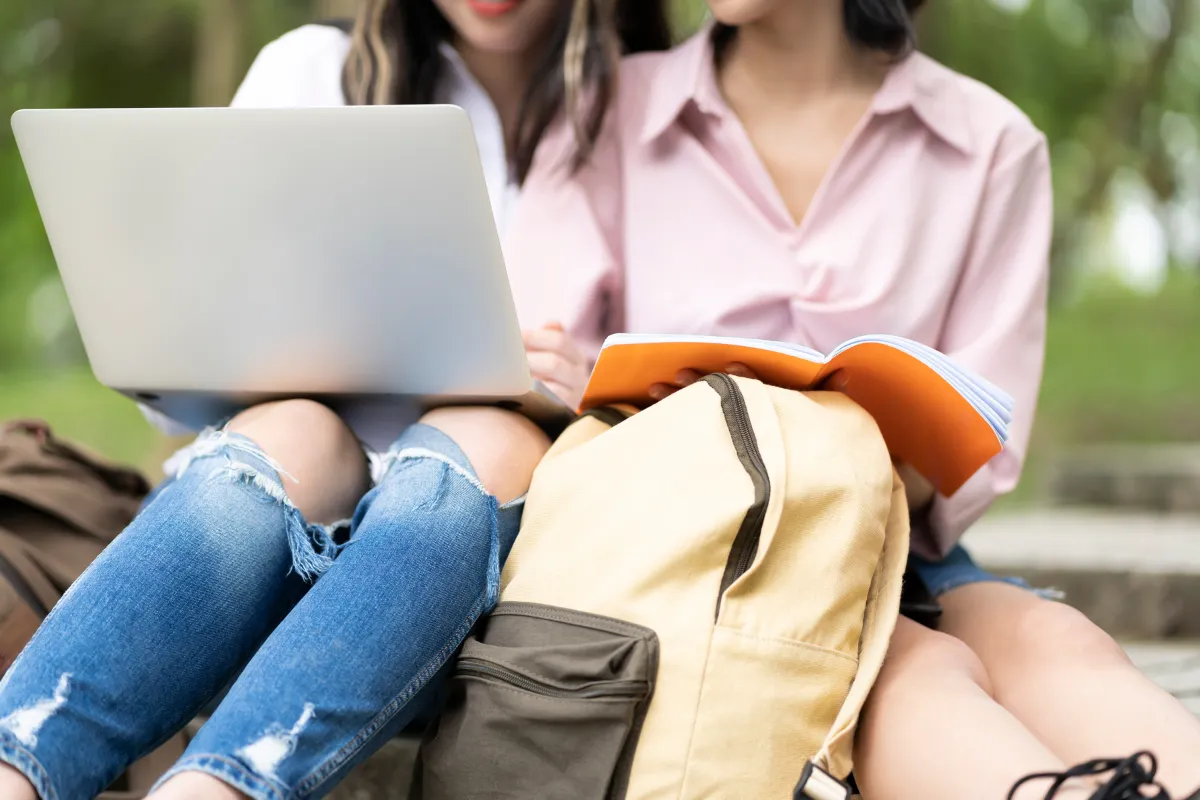 Những yêu cầu này giúp ban tuyển sinh đánh giá một cách công bằng và toàn diện về khả năng và năng lực của sinh viên