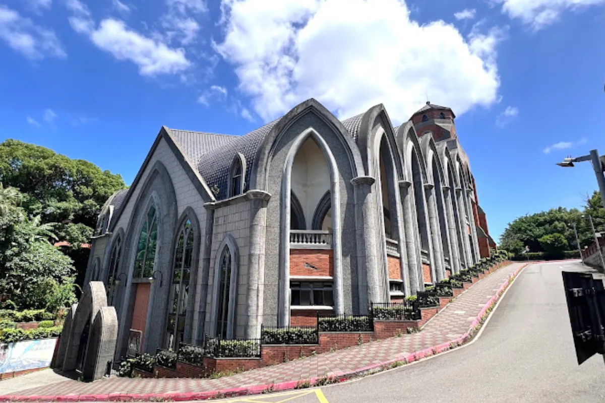 Nơi giúp bạn nâng cao trình độ, mở cánh cửa cho tương lai tươi sáng Nơi giúp bạn nâng cao trình độ, mở cánh cửa cho tương lai tươi sáng