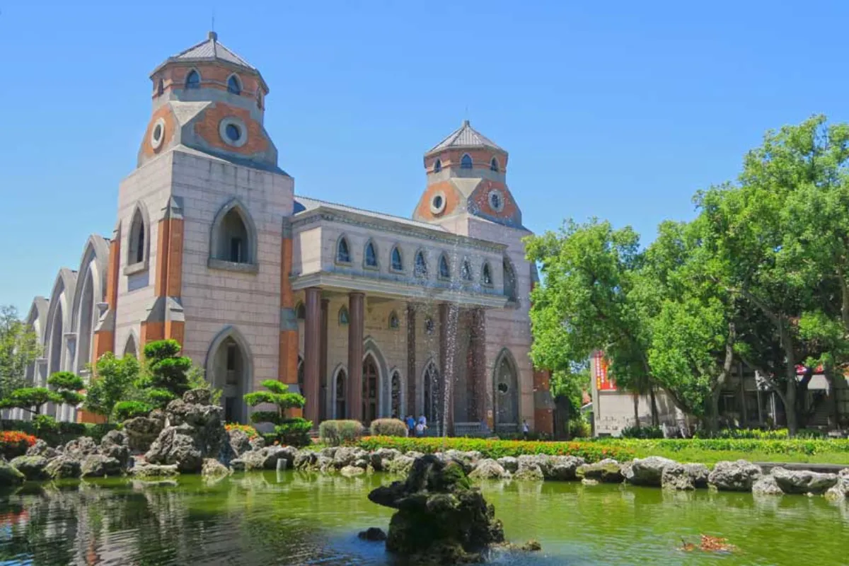Đại học Chân Lý - Nơi bắt đầu của những giấc mơ. Đại học Chân Lý - Nơi bắt đầu của những giấc mơ.