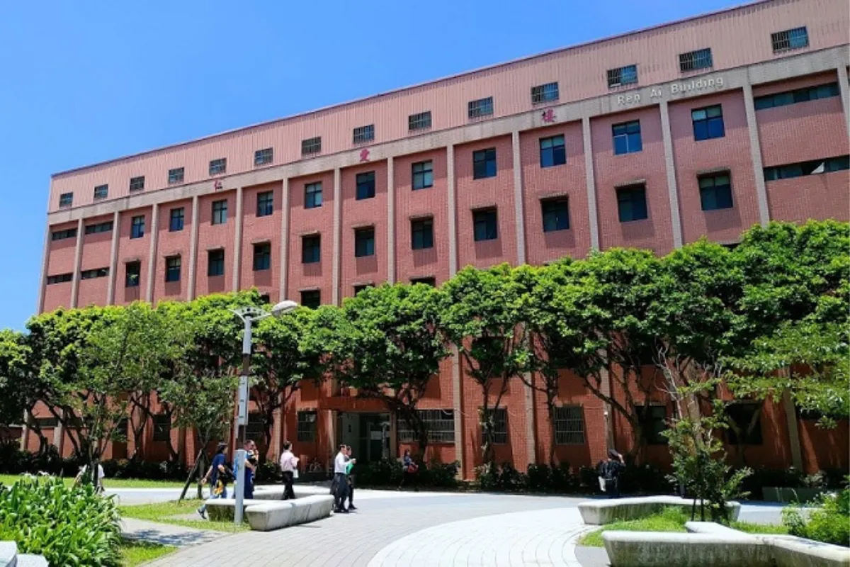 Mở cánh cửa của tri thức và trải nghiệm tại Đại học Vạn Năng. Mở cánh cửa của tri thức và trải nghiệm tại Đại học Vạn Năng.
