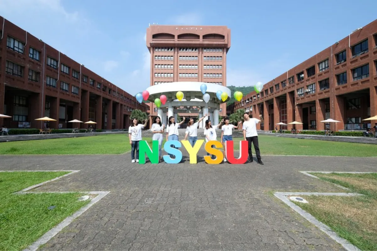 Hãy để Đại học Quốc lập Trung Sơn là bước đệm cho sự nghiệp và tương lai của bạn! Hãy để Đại học Quốc lập Trung Sơn là bước đệm cho sự nghiệp và tương lai của bạn!