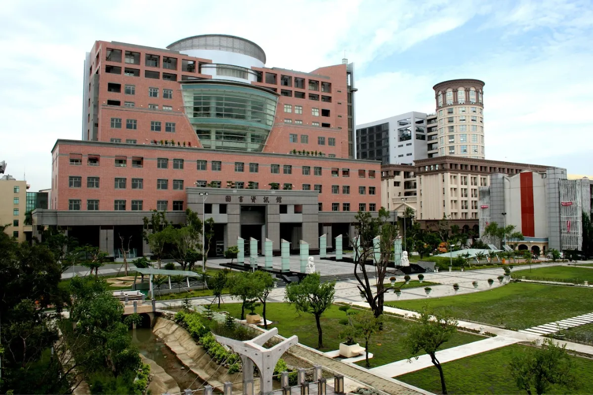 Đại học Côn Sơn hệ 1+4