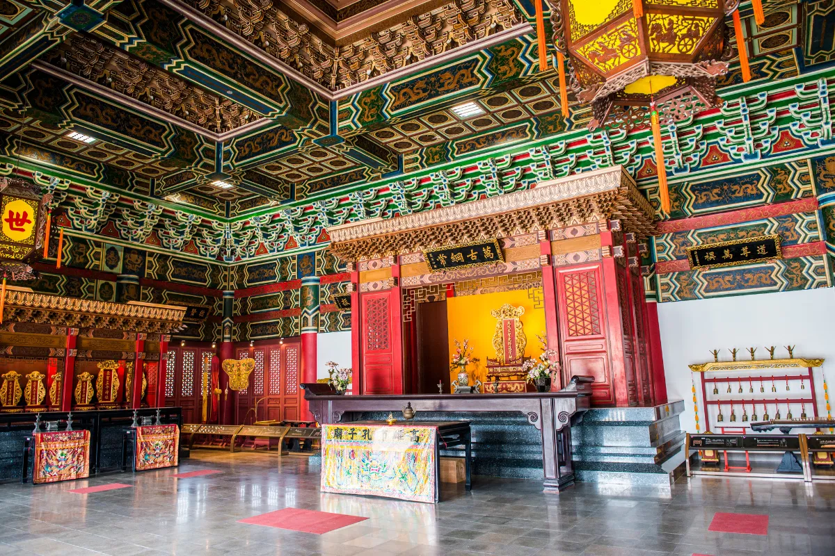 Kiến trúc hoành tráng, hoa lệ của đền Khổng Tử ở Cao Hùng