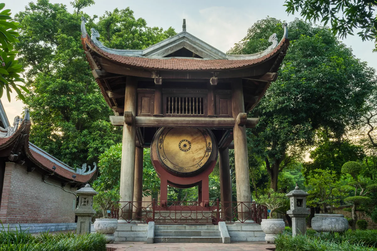 Miếu Văn Võ.