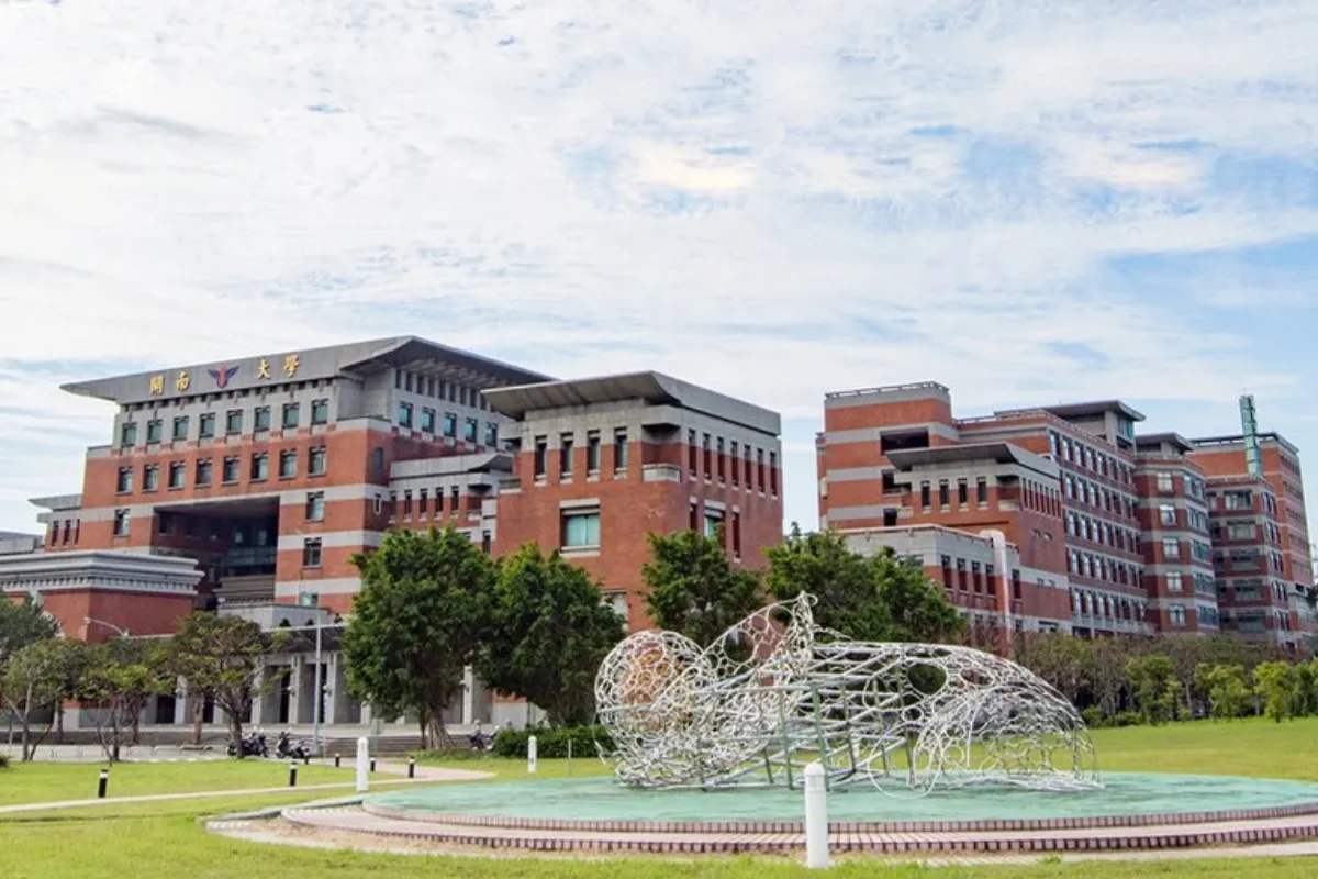 Vị trí địa lý và cơ sở vật chất trường Đại học Khai Nam