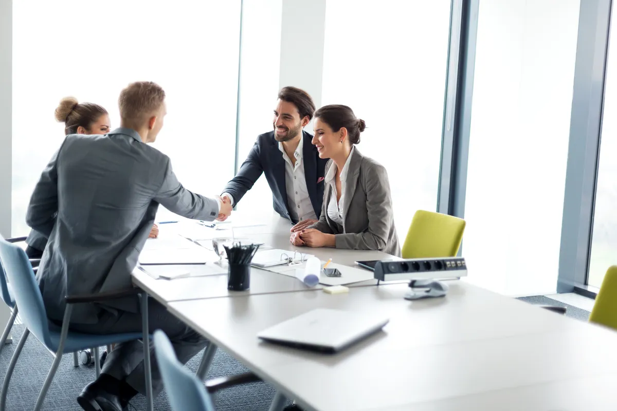 Các cách chào hỏi trong công việc