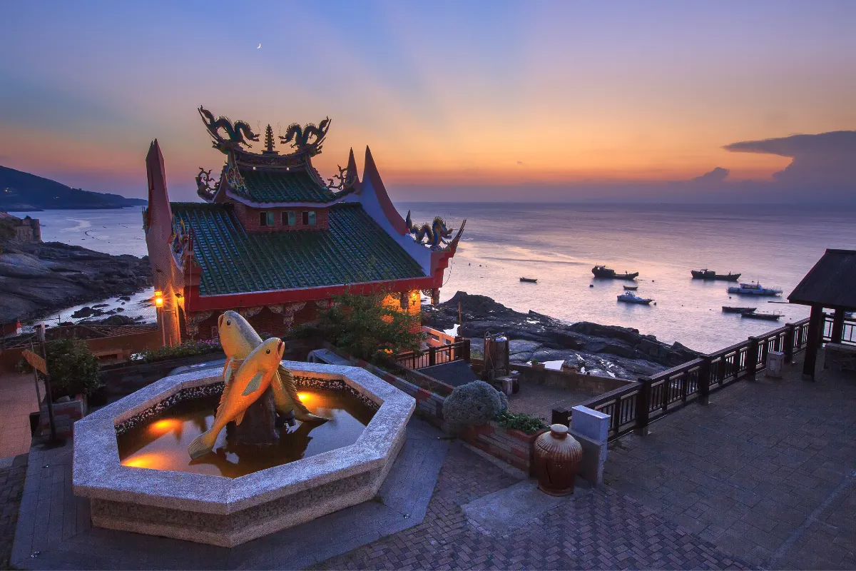 Tham gia các hoạt động vui chơi, giải trí