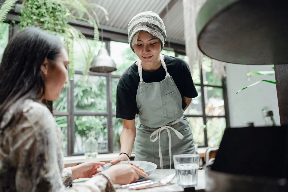 Bí mật "kinh hoàng" phía sau những đồng Đài tệ: Nên hay không nên làm thêm tại Đài Loan?