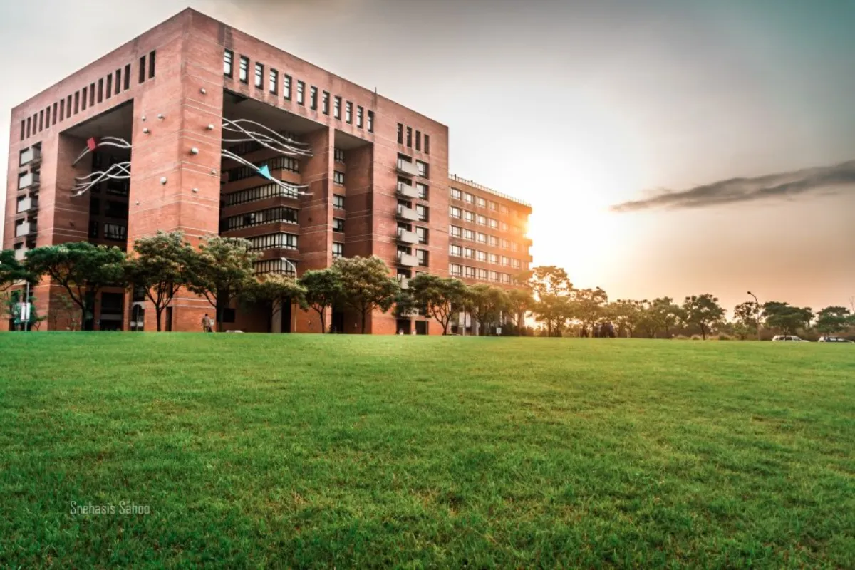 Học Tập Tại Đại Học Thanh Hoa Đài Loan (NTHU): Hành Trình Chinh Phục Ước Mơ