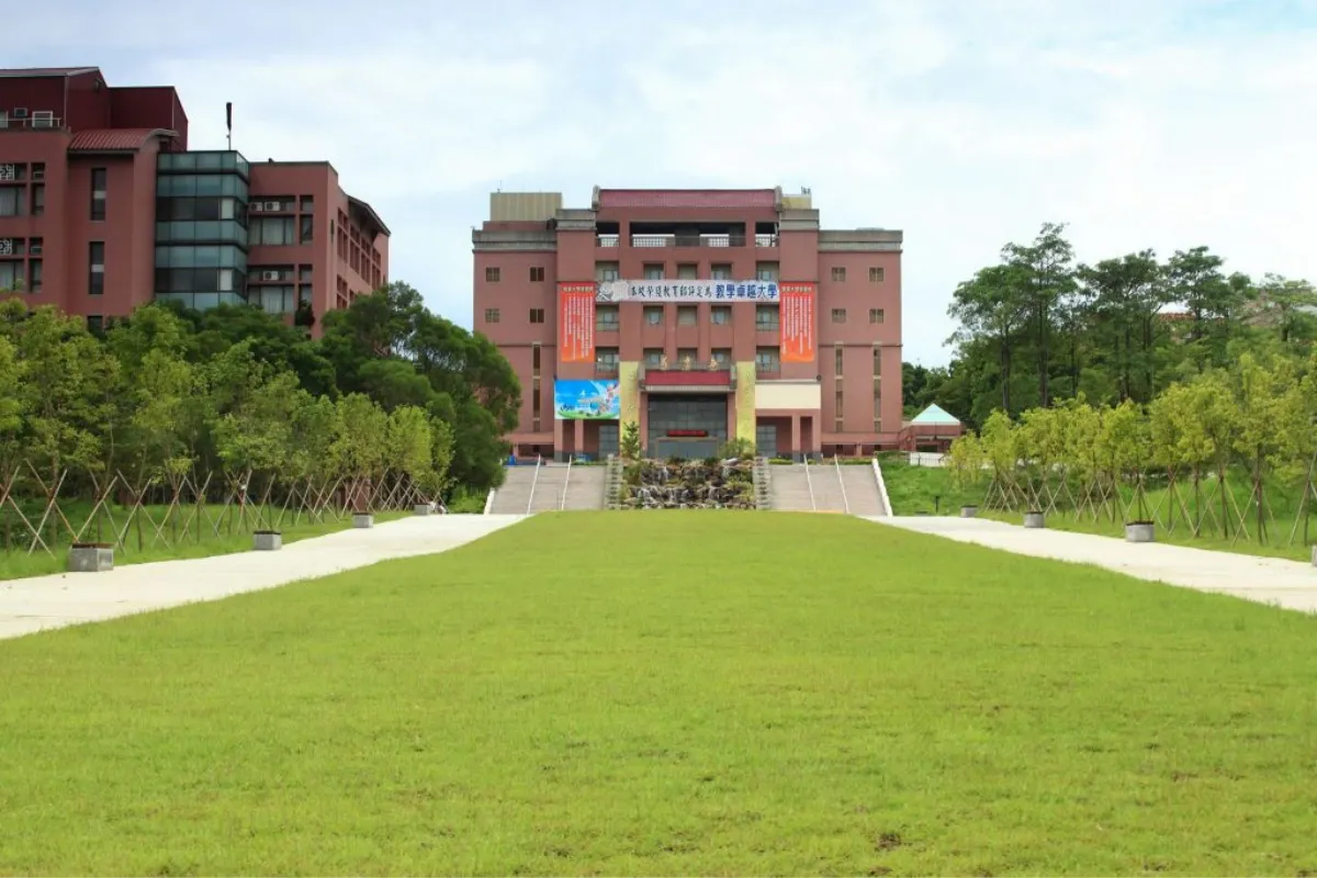 Tuyển sinh Đại học Nam Hoa kỳ xuân 2025