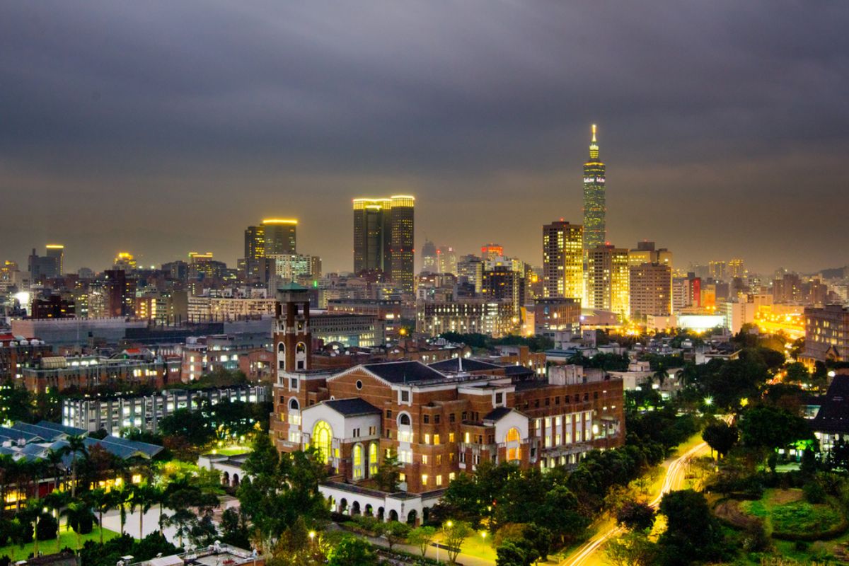 Về lịch sử và sự phát triển của Đại học Quốc gia Đài Loan
