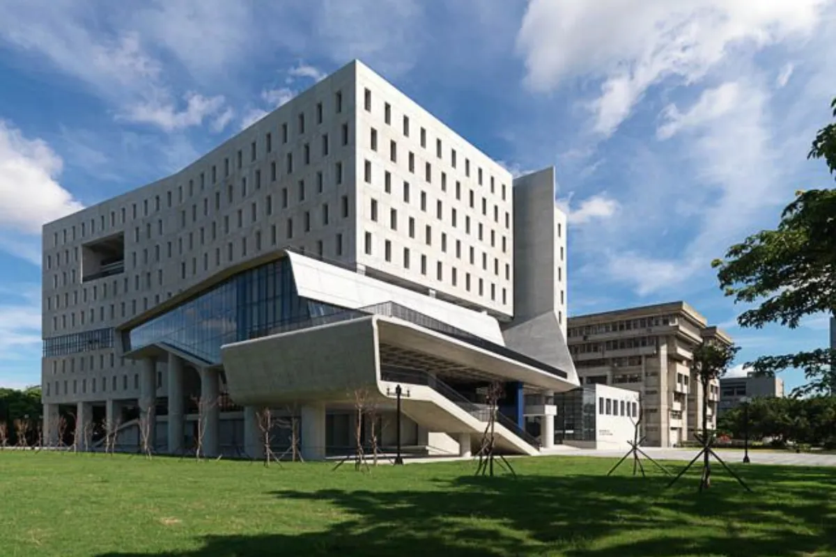 Giới thiệu Đại học Nguyên Trí