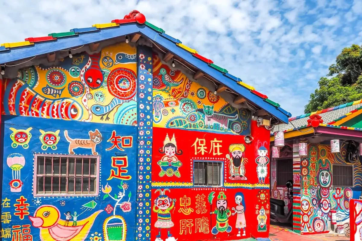 Rainbow Village – Làng Cầu Vồng_ Thiên đường sắc màu nổi bật giữa lòng Đài Trung