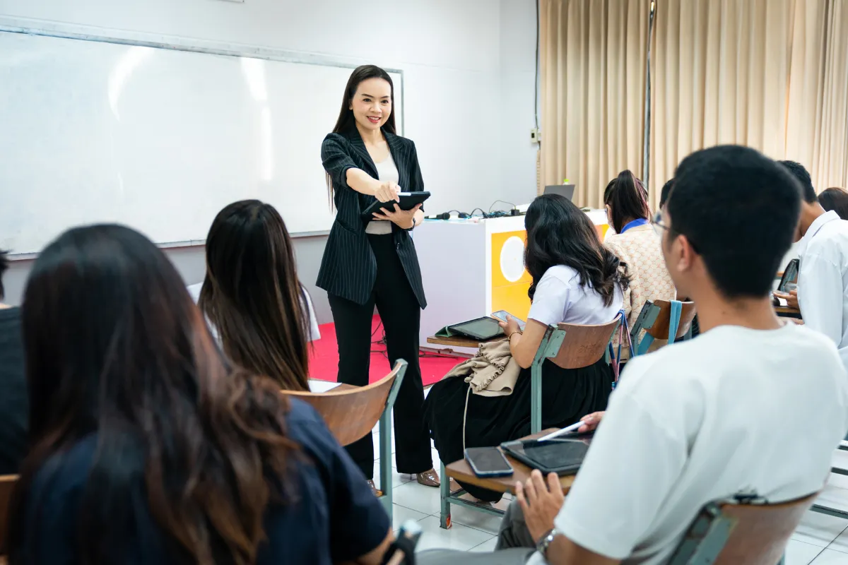 Các chi phí khác tại Đại học KHKT Quốc lập Hoằng Quang kỳ xuân 2025