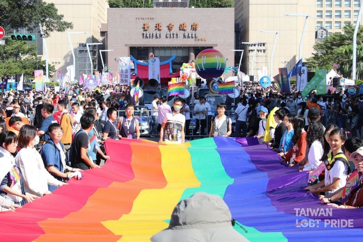 Cởi mở với cộng đồng LGBT+