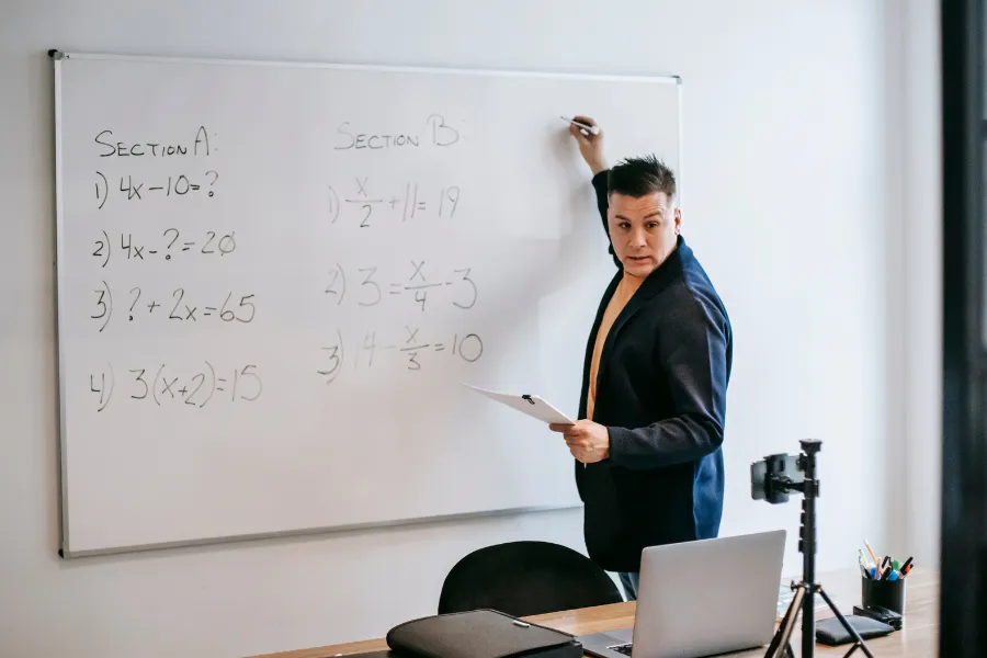 Điều kiện để đăng ký thẻ vàng việc làm Đài Loan lĩnh vực giáo dục