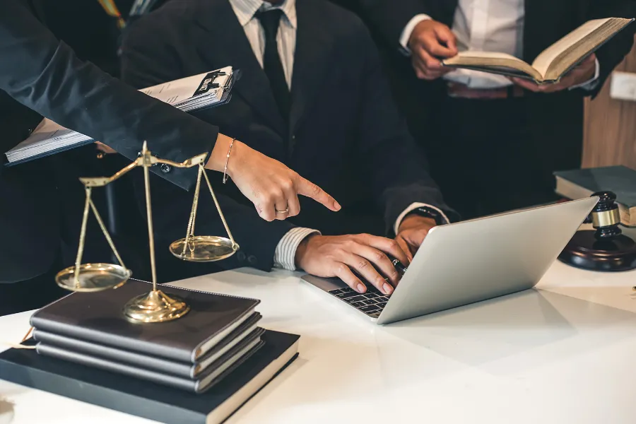 Điều kiện để đăng ký thẻ vàng việc làm Đài Loan lĩnh vực luật