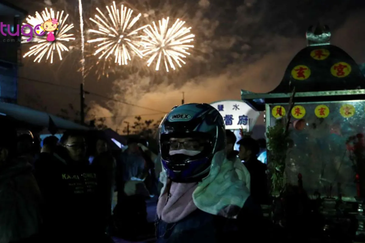 Khám phá lễ hội Beehive Rockets của Diêm Thủy
