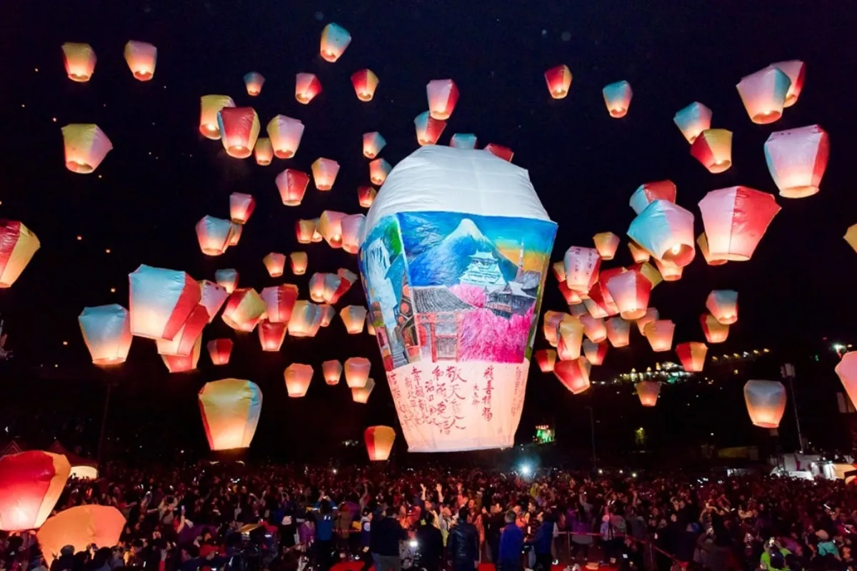 Lễ hội Đèn Lồng – Ánh sáng rực rỡ